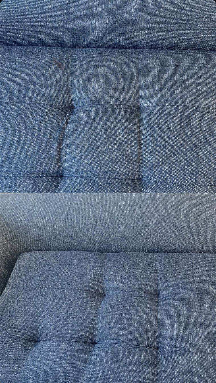 Canapé bleu chiné aux assises nettoyées en profondeur par Lustr'o Detailing